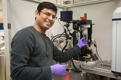 Venu at X-ray diffractometer at ORNL